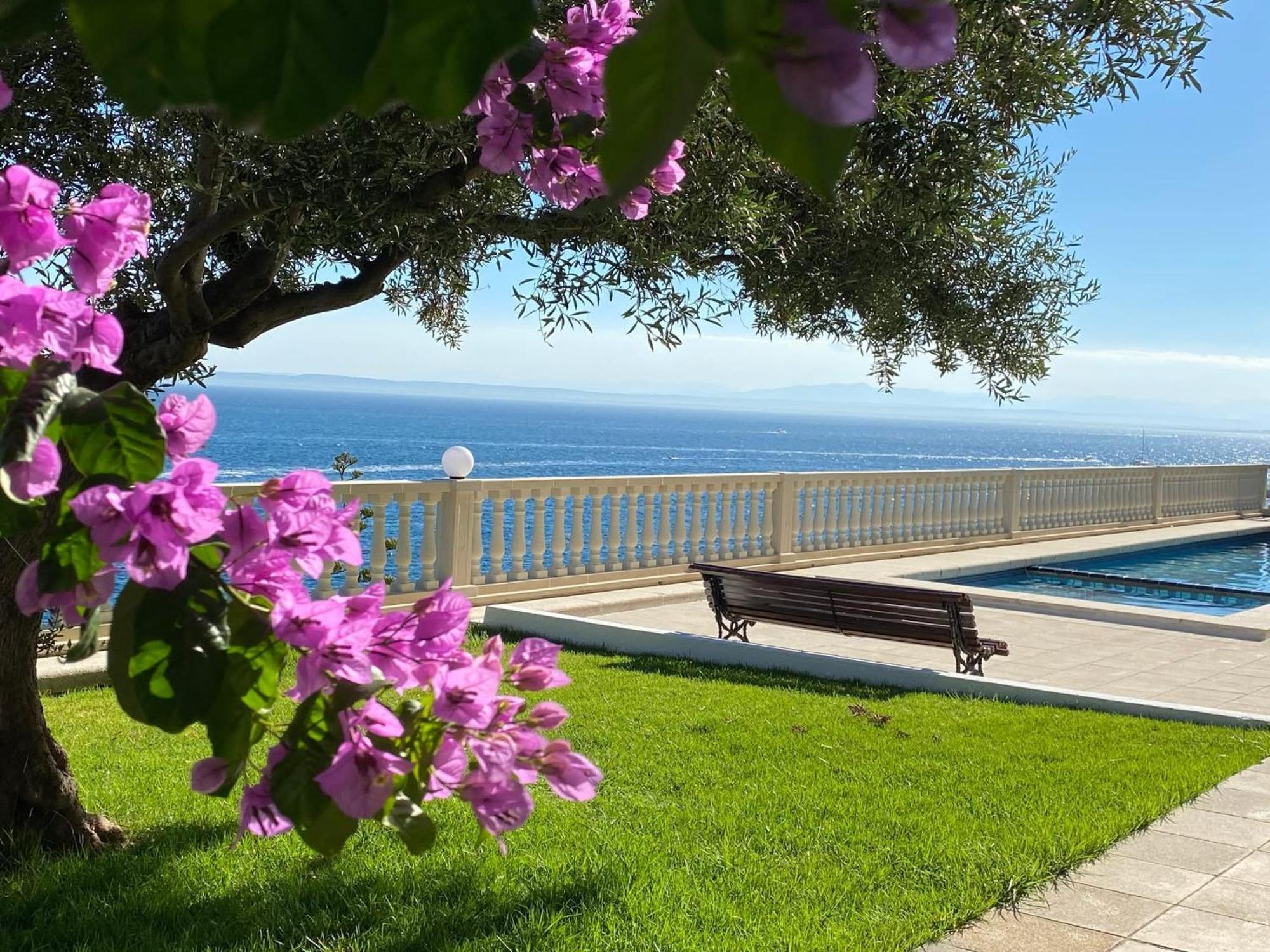 Appartement Superbe Premiere Ligne Avec Piscine *