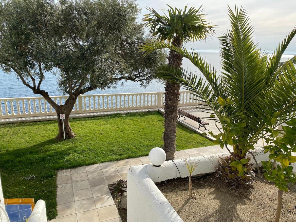 Superbe Premiere Ligne Avec Piscine Appartement *